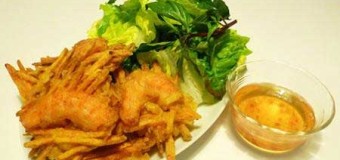 Bánh tôm khoai lang thêm chút tinh bột nghệ vàng vừa ngon vừa bổ