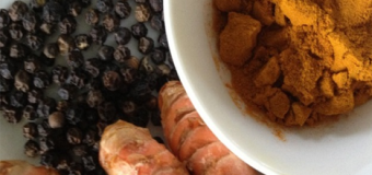 Nghệ vàng và lý do bạn nên thêm hạt tiêu đen khi dùng tinh bột nghệ