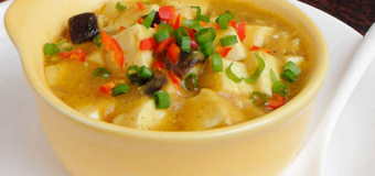 Các món ăn hàng ngày bổ sung tinh bột nghệ vàng: carry đậu