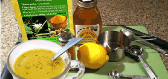 Pha chế đồ uống để bổ sung tinh bột nghệ vàng hàng ngày: trà nghệ