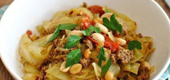 Các món ăn hàng ngày thêm tinh bột nghệ – Bắp cải xào thịt bò kiểu Thái