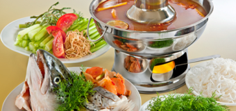 Các món ăn ngon trong ngày lễ bổ sung tinh bột nghệ: Lẩu đầu cá hồi