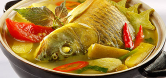 Cá chép nấu bung món ăn bổ sung tinh bột nghệ vàng cho gia đình